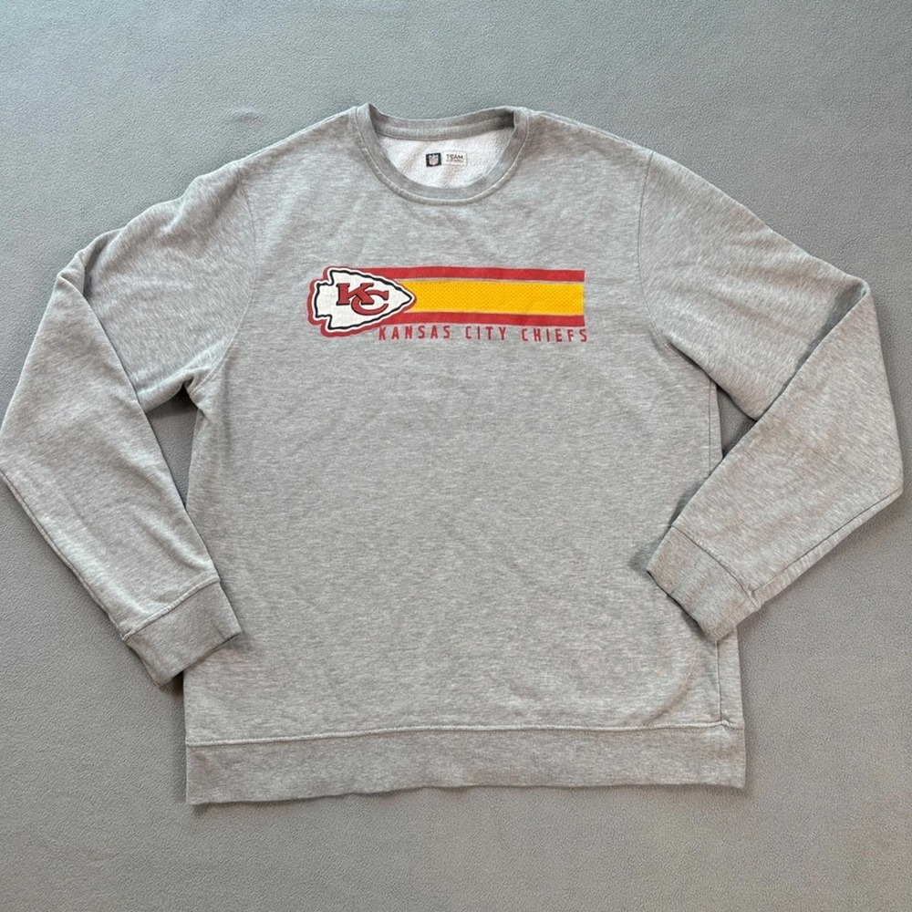 NFL Team Apparel Kansas City Chiefs Gray Crewneck Sweatshirt Mens Large Football